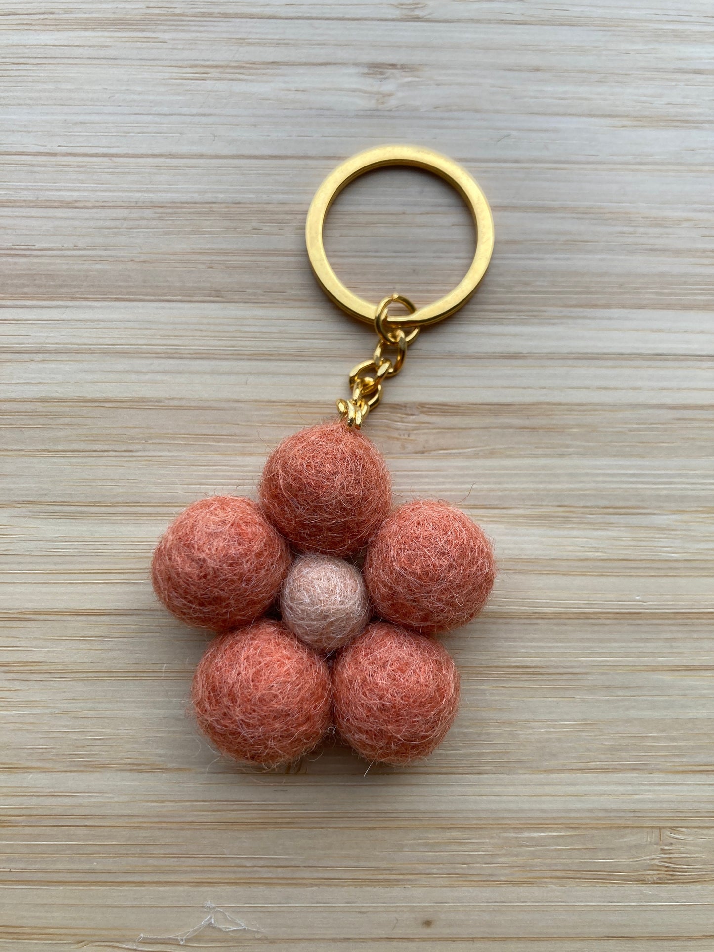 Felt Daisy Keychain: Handmade Wool Pom Flower Accessory