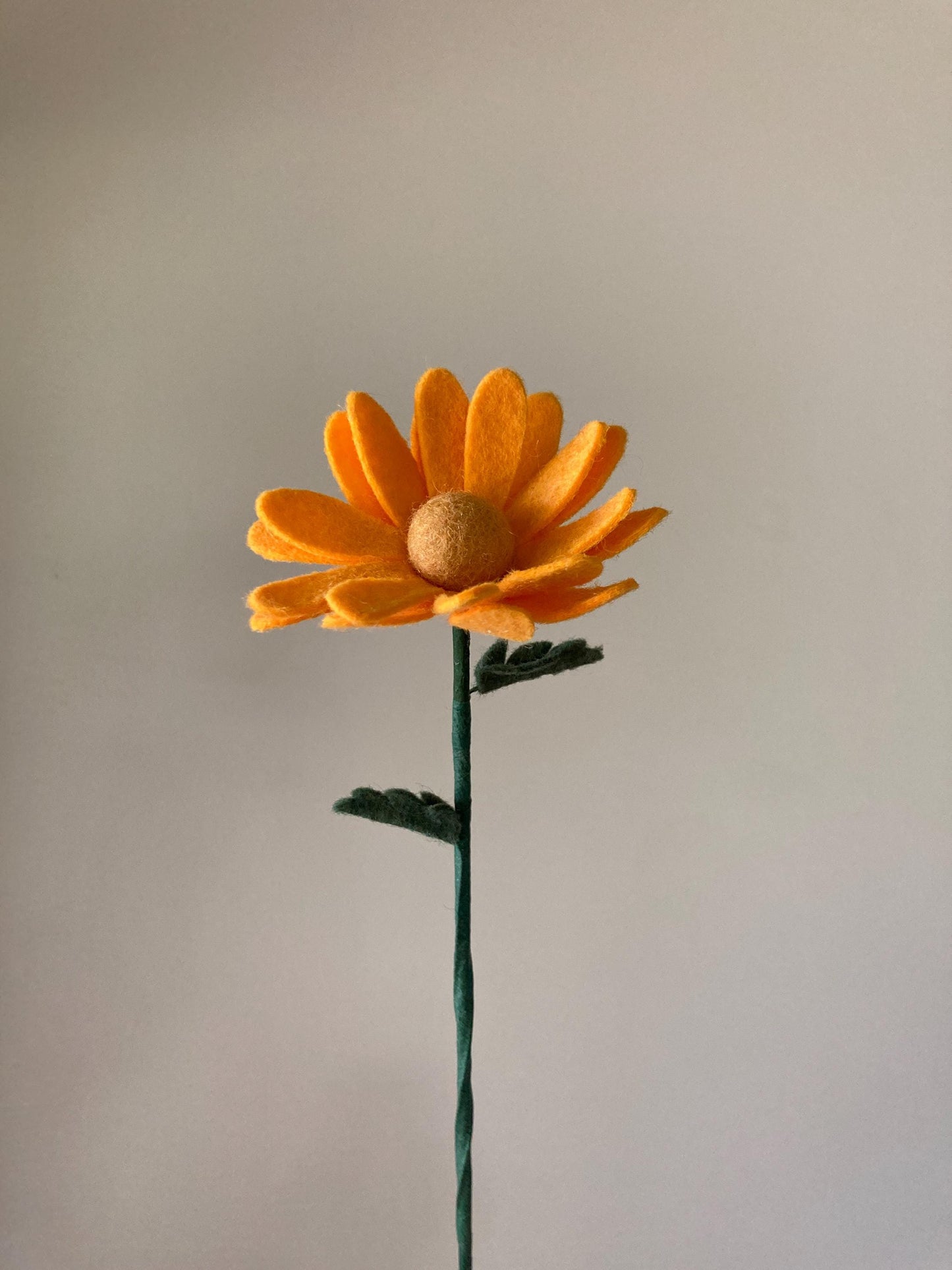 Felt Daisy Stem: Bendable Floral Decor, Custom Bouquet
