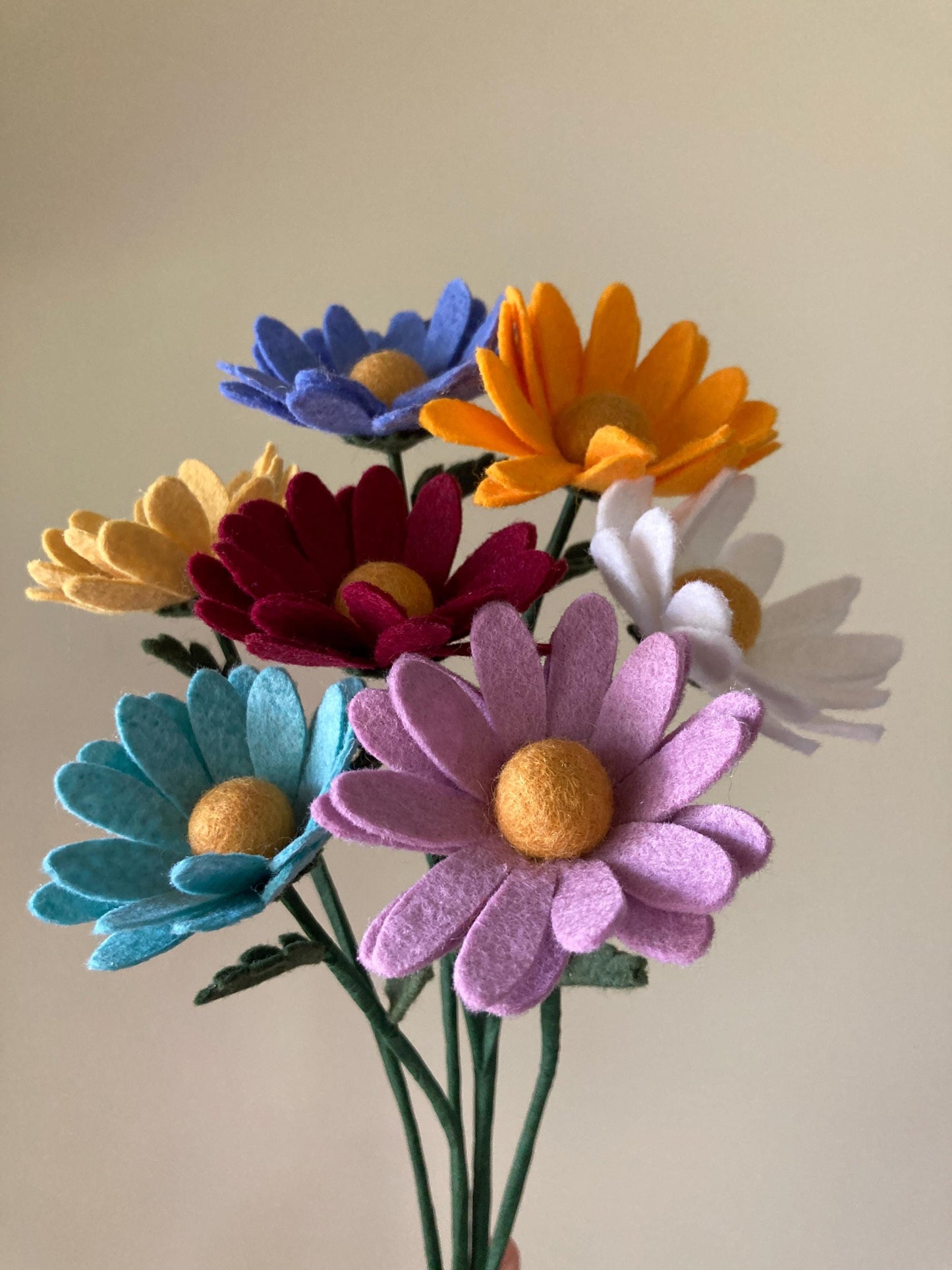 Felt Daisy Stem: Bendable Floral Decor, Custom Bouquet